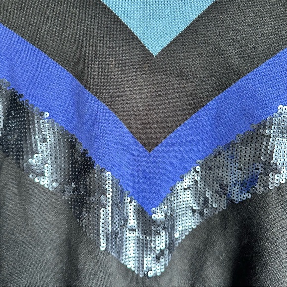 Urban Outfitters Black and Blue Chevron Sweater XS - Picture 3 of 4